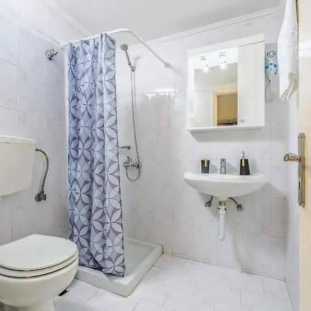 Dionysios Apartmán Keri