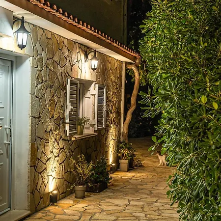 Dionysios Apartmán Keri