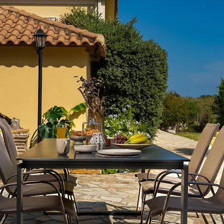 狄奥尼修斯别墅公寓 *