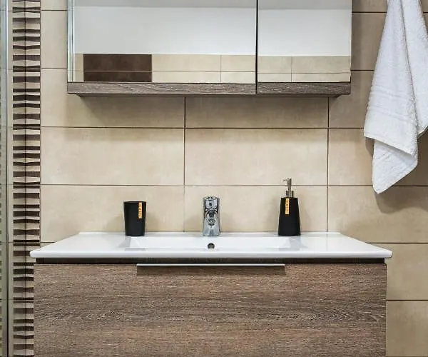 Dionysios Apartament Keri