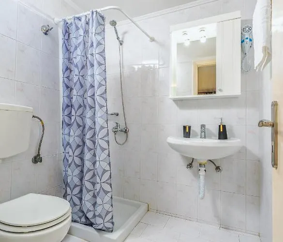 Dionysios Apartament Keri